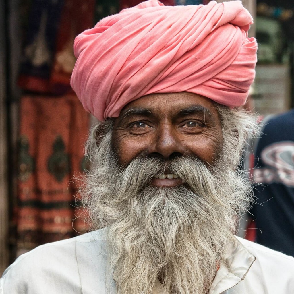 Impresionante anciano indio