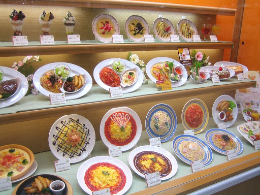 Exemple de plats sur une étagère